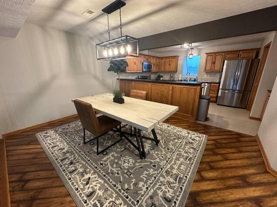 Inviting 3 Bed 2.5 Bath Townhome In Wadsworth 외부 사진
